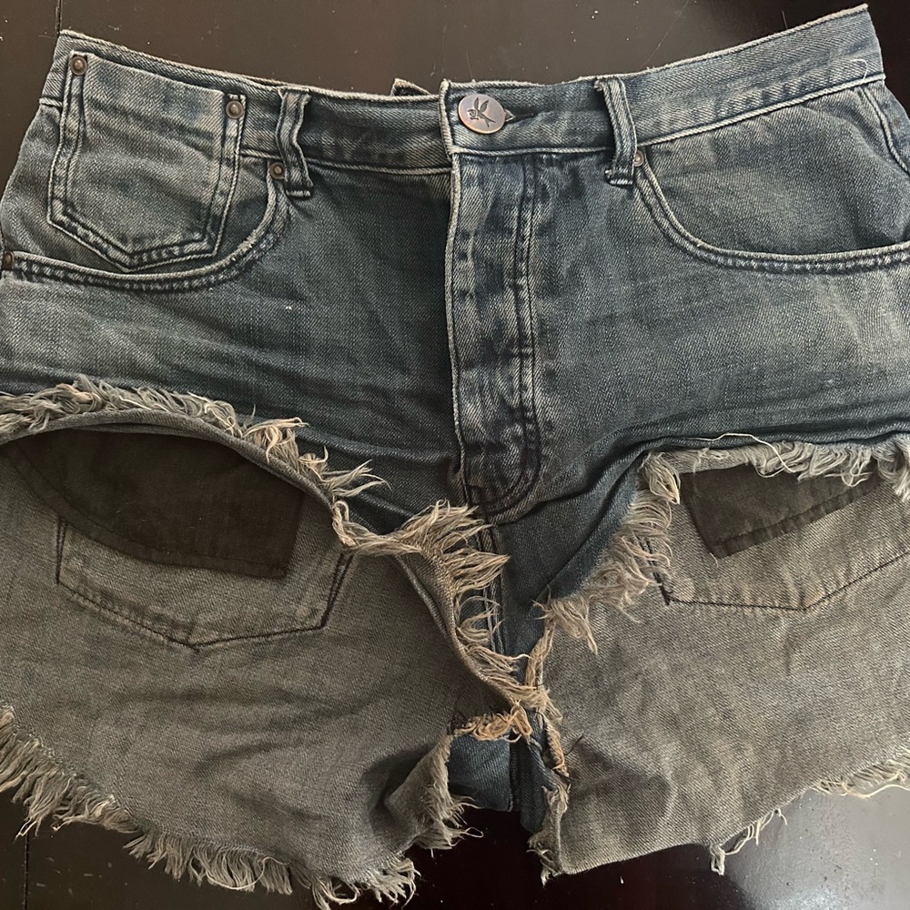 One Teaspoon Le Wolves shorts size 29